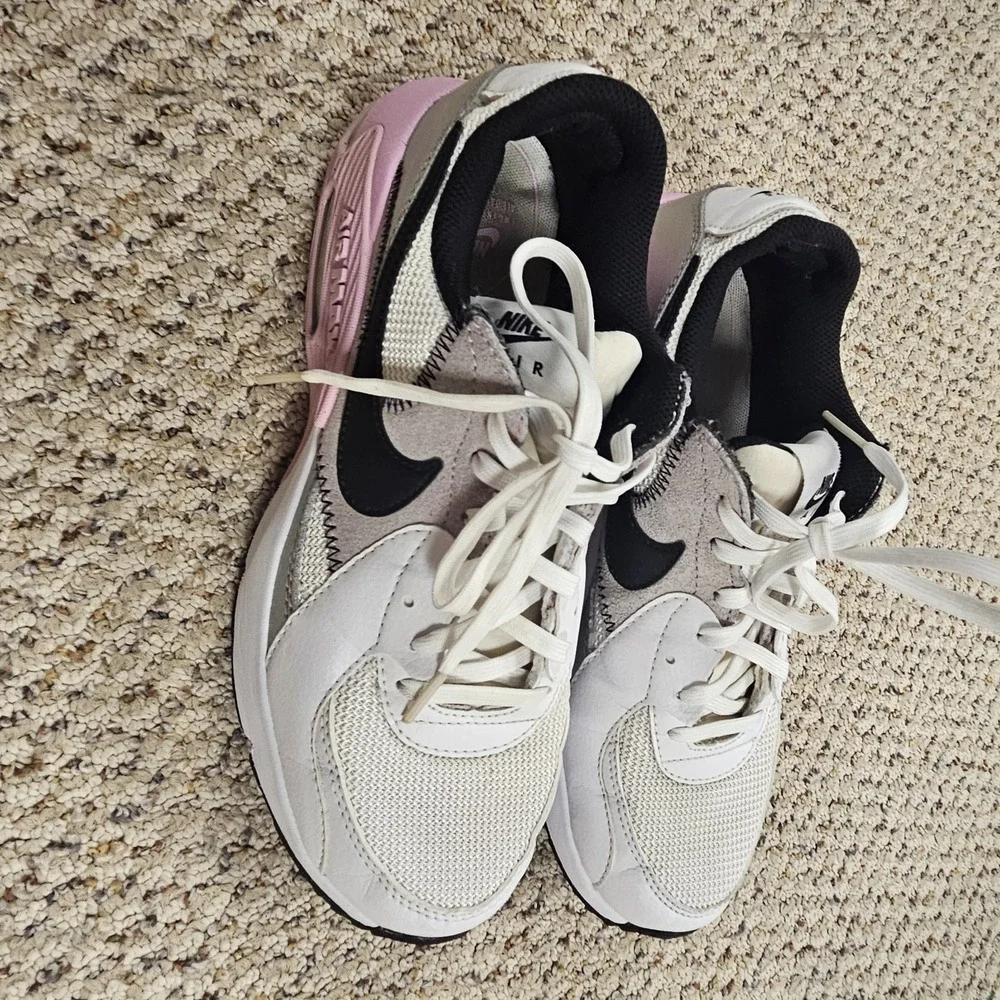 Nike Air Max Excee Women's 8 Athletic Sneakers Low Top White Gray Pink Shoes
